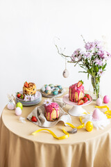 Easter table setting. Easter cake craffin
