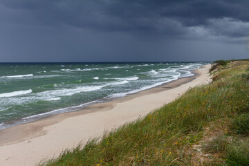 Fototapeta na wymiar Sea before the storm on the Curonian Spit