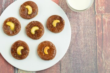Homemade fresh bake cashew nuts chocolate cookies