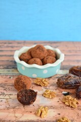 Walnut date chocolate energy balls