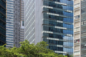 Fototapeta na wymiar modern glass buildings at cbd in singapore 