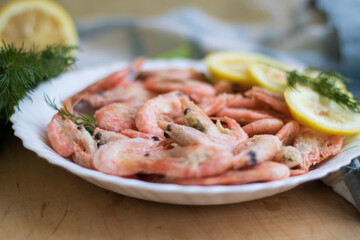 shrimps with lemon