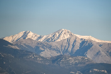 Fototapeta na wymiar Snowing mountain 