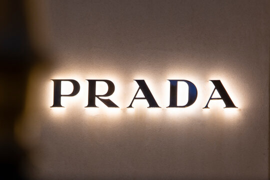 prada marque de mode de luxe