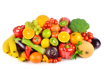 Fototapeta na wymiar fruits and vegetables isolated on white background.