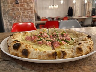 Pizza with tuna and cheese