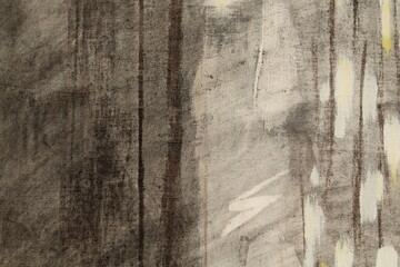 Pittore che Disegna sul muro di casa per divertimento e passione