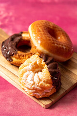 色々な種類のドーナッツ