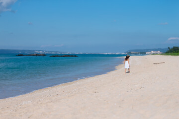 南の島へ旅行に来た女の子