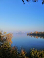 Fototapeta na wymiar lake in autumn