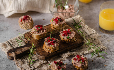 Fototapeta na wymiar Homemade pate on heathy bread with cranberries