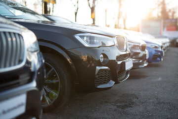 Autos in einer Reihe, Automobilindustrie 