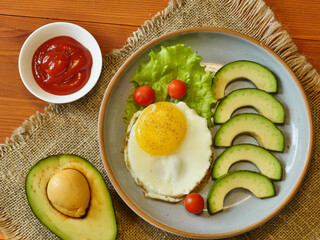 eggs and avocado salad