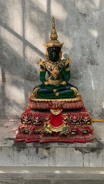 temple buddha statue