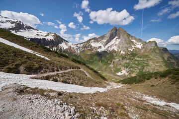 Fototapeta na wymiar Panorama vom Wildenfeld über die Gipfel des Oytals