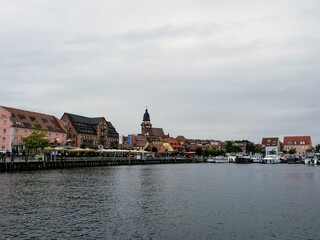 Fototapeta na wymiar Panoramablick auf die Stadt Waren an der Müritz in Mecklenburg-Vorpommern