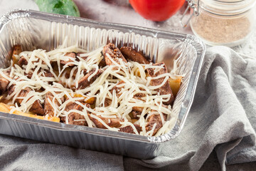 Making Kapsalon, Dutch fast food witch french fries