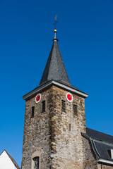 Fototapeta premium Die alte Kirche am Offers in Velbert; Nordrhein-Westfalen; Deutschland