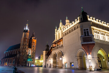 Fototapeta na wymiar Old market square in Krakow at night in Poland