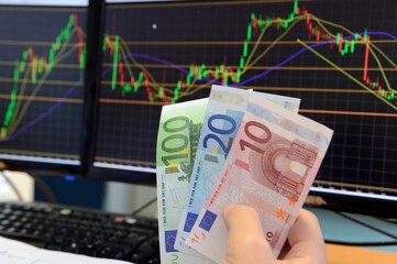 Cours du blé. Billets de banque 130 euros