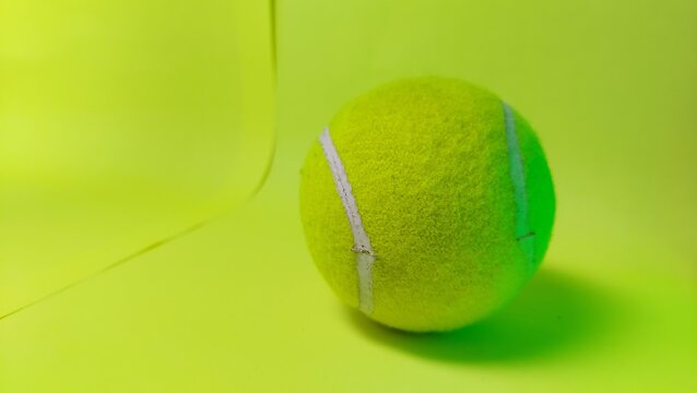 Tennis ball