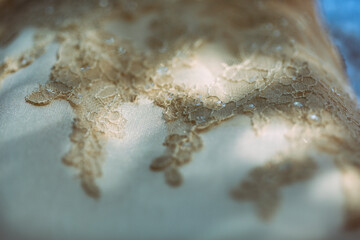 dettaglio del vestito da sposa