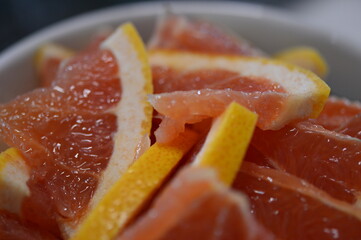 sliced grapefruit 