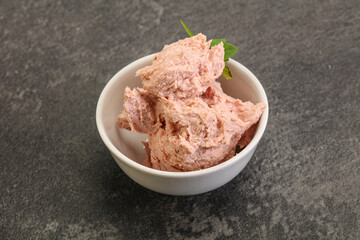 Liver pate in the bowl