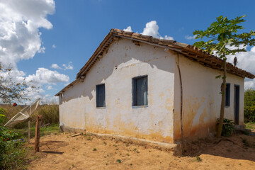Fototapeta na wymiar Casa de trabalhador rural em Guarani, estado de Minas Gerais, Brasil