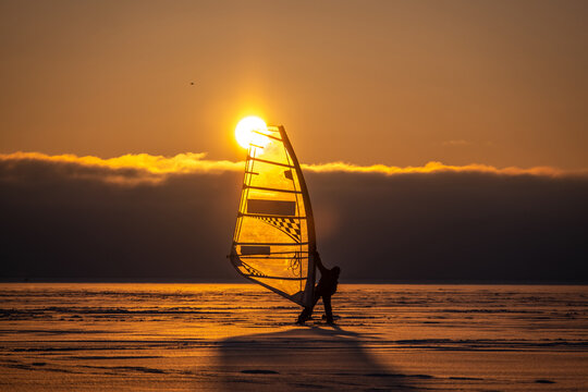 windsurfing in winter