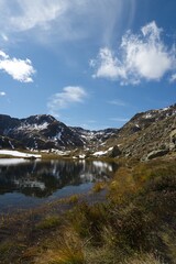 Fototapeta na wymiar Great lake of the Aragonese Pyrenees