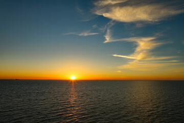 Sonnenuntergang im Farbenmeer