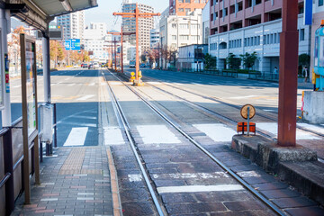 日本の長崎市に走っている路面電車のイメージ。