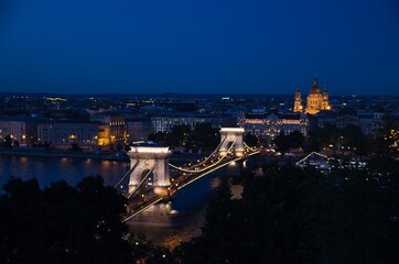 Fototapeta na wymiar A panoramic view of Budapest and chain bridge over river danube during dusk