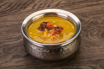 Pea soup with smoked ribs