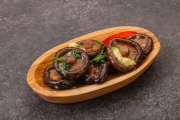 Marinated shiitake mushrooms with herbs