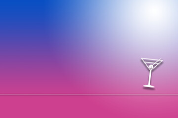 Cocktail Glas vor einem blau lila Hintergrund