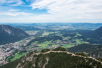 Fototapeta na wymiar Aussicht vom Gipfel des Prediktstuhls im Berchtesgadener Land