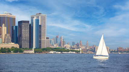 Fototapeta na wymiar white sailing boat at Manhattan New York