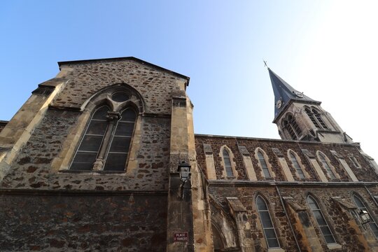L'église catholique Saint François, vue de l'extérieur, ville de Annonay, département de l'Ardèche, France