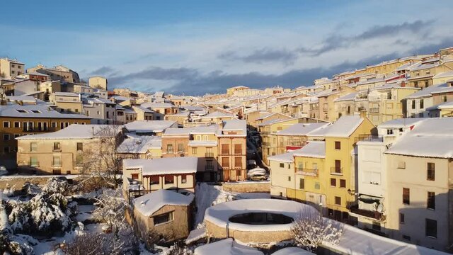 Pueblo nevado. Dron.