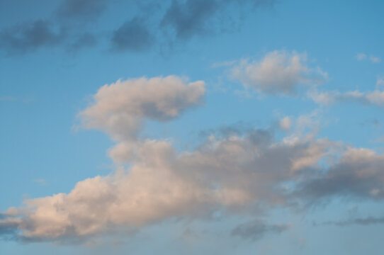 View of the sky with clouds on a late winter afternoon