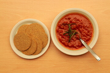 Obraz na płótnie Canvas Bean and vegetable soup with oatcakes to accompany.