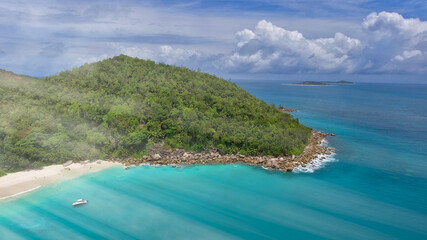 Obraz premium Seychelles Beach, aerial view from drone on a beautiful sunny day