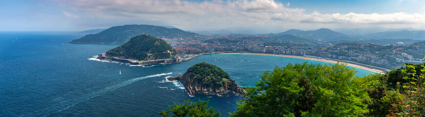 Fototapeta na wymiar Panoramic view of San Sebastian or Donostia with beach La Concha, Basque country, Spain