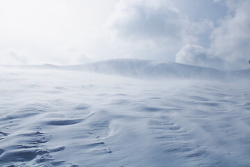 Fototapeta na wymiar snow in the mountains 