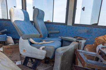 Interior de ônibus abandonado