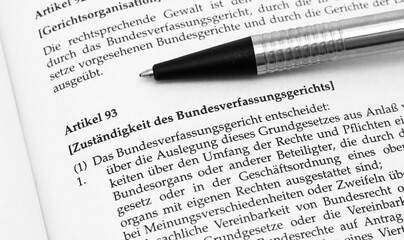 Obraz premium Bundesverfassungsgericht Grundgesetzbuch Artikel 93