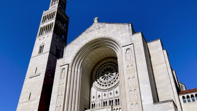 Tilting Wide of the Basilica of the National Shrine of the Immaculate Conception