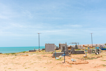 Cemitério em montanha a beira mar